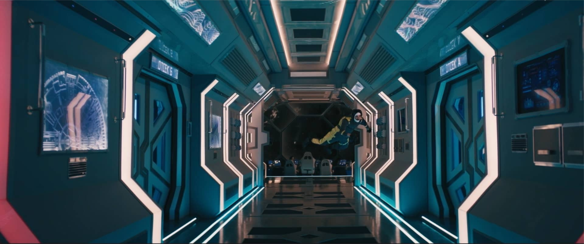 Декорация космического корабля для сериала «Подростки в космосе»
Художник-постановщик - Данила Коликов